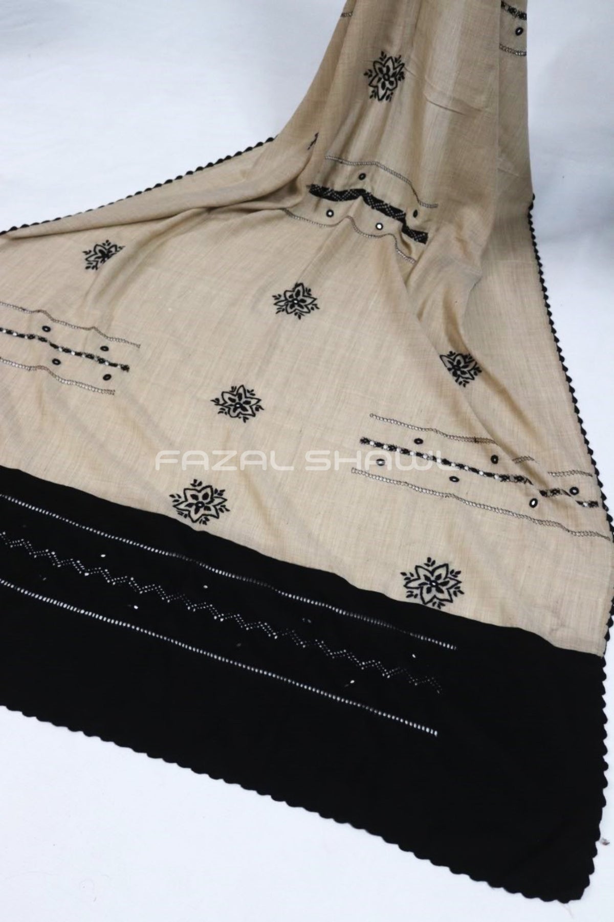 HANDWOVEN TARKASHI SHAWL