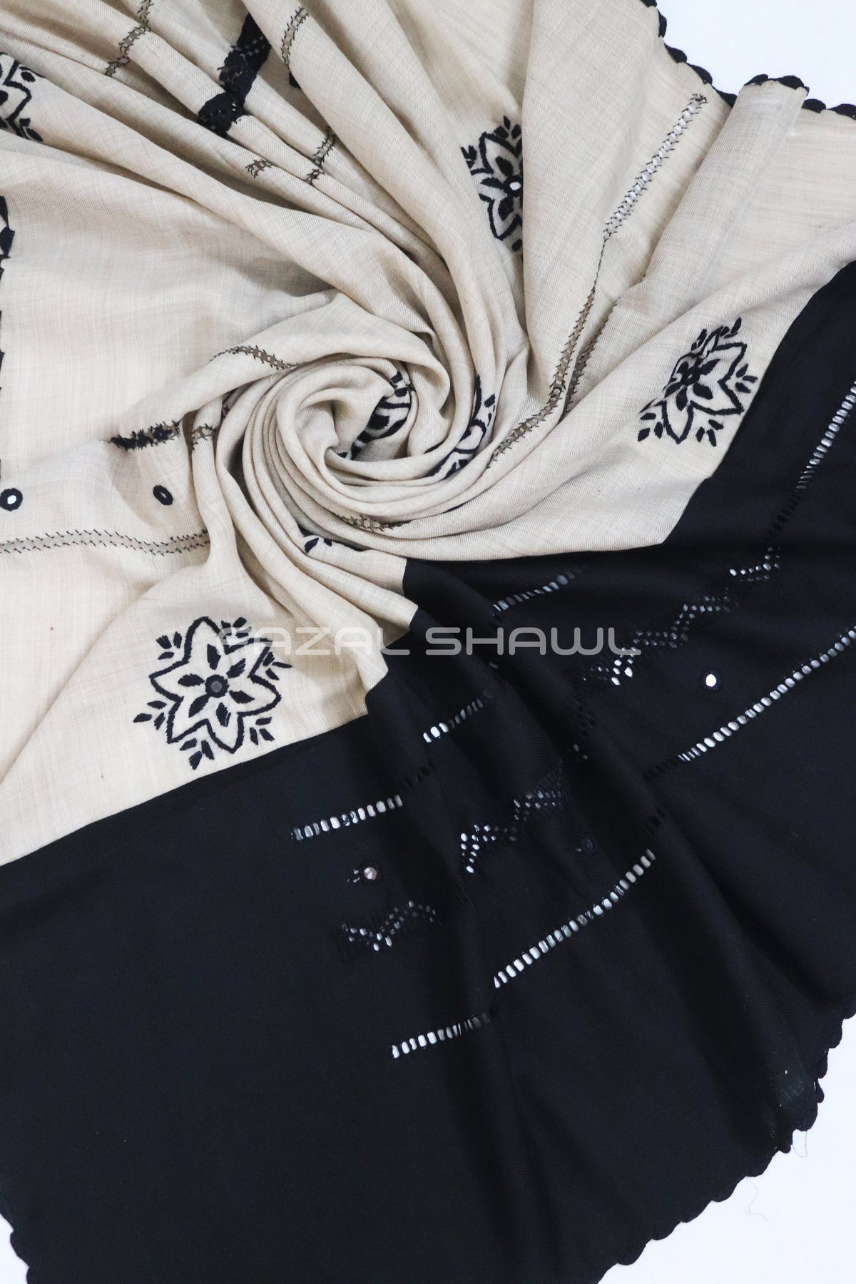 HANDWOVEN TARKASHI SHAWL